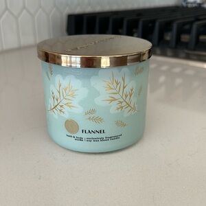 Bath & Body Works Flannel Candle